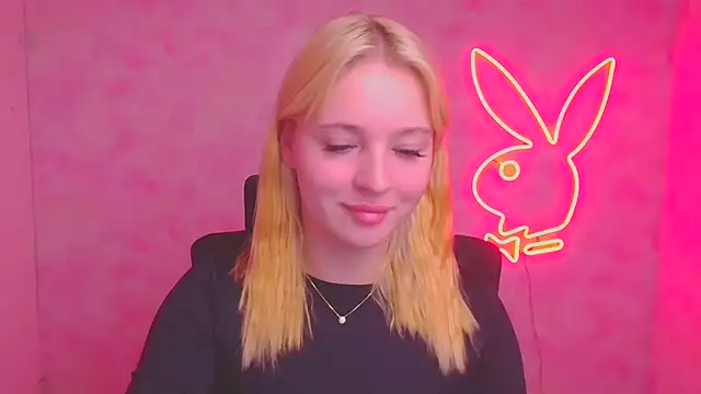 Snapshot of Milka_kiss_ chatting on 10-10-25, 06:56 Milka kiss online show from 10-10-25, 06:56