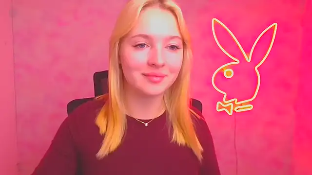 Snapshot of Milka_kiss_ chatting on 10-16-25, 11:33 Milka kiss online show from 10-16-25, 11:33