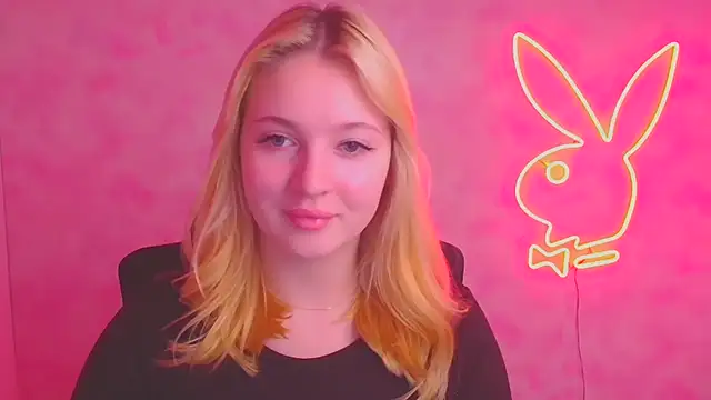 Snapshot of Milka_kiss_ chatting on 11-13-25, 12:26 Milka kiss online show from 11-13-25, 12:26