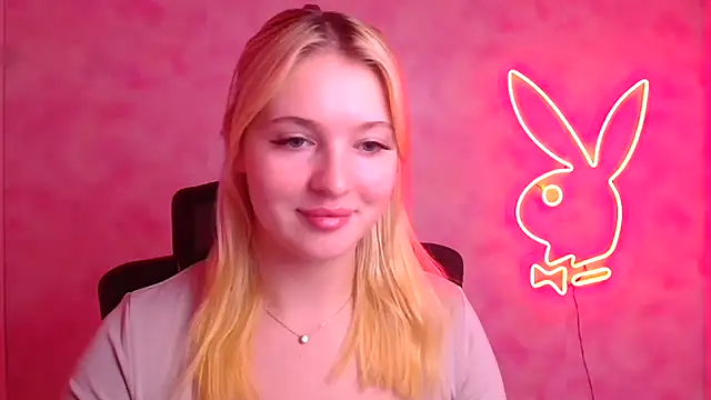 Snapshot of Milka_kiss_ chatting on 11-20-25, 12:16 Milka kiss online show from 11-20-25, 12:16