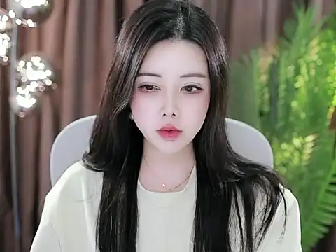 Qiaoqiao  online show from 01-22-25, 06:20