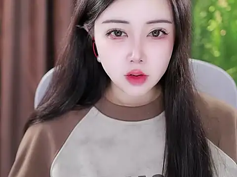 Qiaoqiao  online show from 01-24-25, 09:06