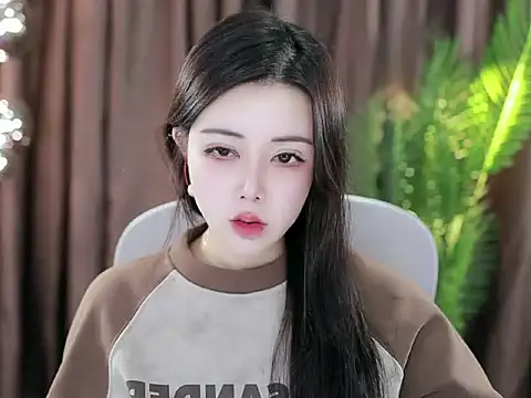 Qiaoqiao  online show from 01-24-25, 04:39