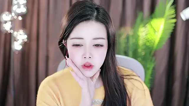 Qiaoqiao  online show from 01-31-25, 07:50