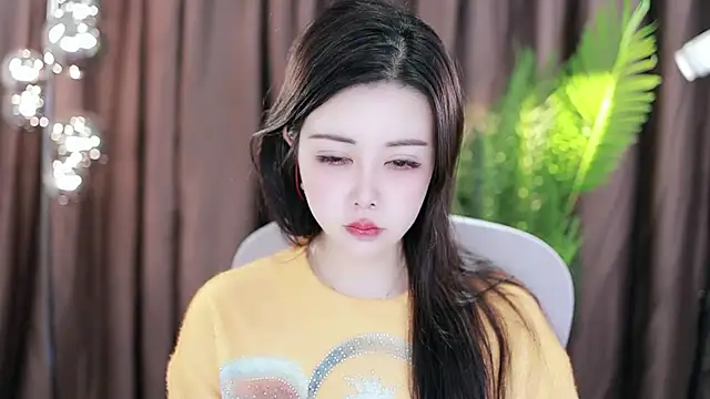 Qiaoqiao  online show from 01-31-25, 04:06