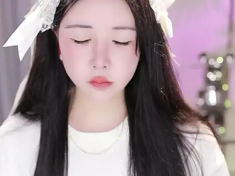 Qiaoqiao  online show from 10-07-25, 04:53