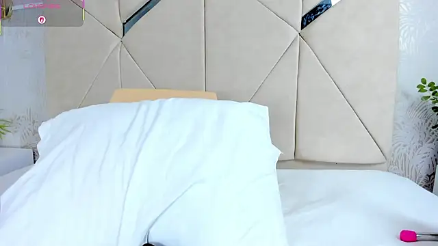 LilitRobins online show from 10-15-25, 09:37