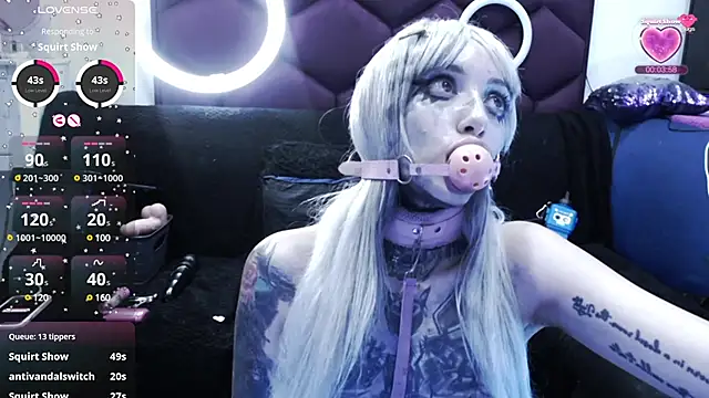 Snapshot of TyphoidMary chatting on 03-08-25, 04:01 TyphoidMary online show from 03-08-25, 04:01