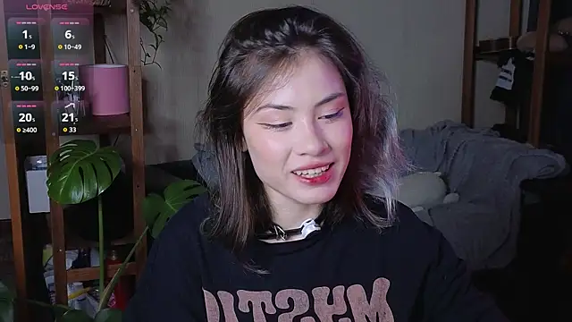 Snapshot of alicekiit chatting on 10-13-25, 07:03 alicekiit online show from 10-13-25, 07:03