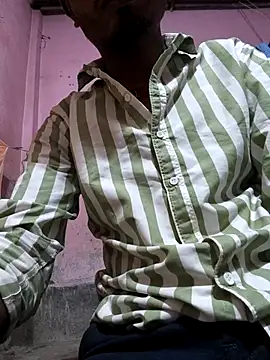 Snapshot of Barmab27 chatting on 10-31-25, 11:39 Barmab27 online show from 10-31-25, 11:39