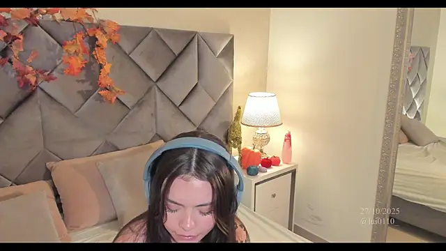 Luisa0110 online show from 10-27-25, 08:02