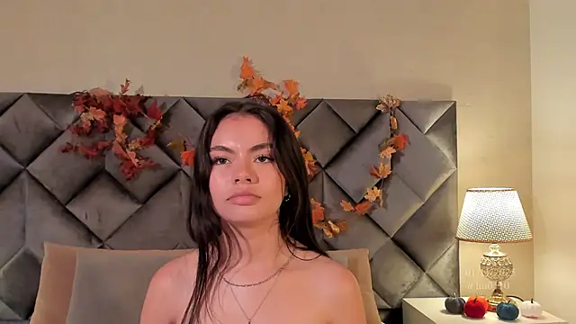 Luisa0110 online show from 11-01-25, 07:05