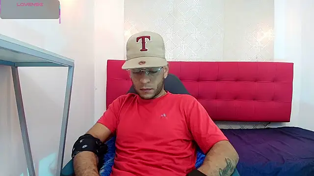 Snapshot of Andrey_u92 chatting on 11-01-25, 11:18 Andrey u92 online show from 11-01-25, 11:18