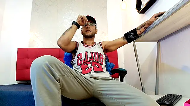 Snapshot of Andrey_u92 chatting on 11-09-25, 03:27 Andrey u92 online show from 11-09-25, 03:27