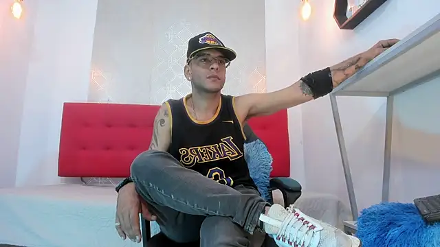 Snapshot of Andrey_u92 chatting on 11-12-25, 07:46 Andrey u92 online show from 11-12-25, 07:46