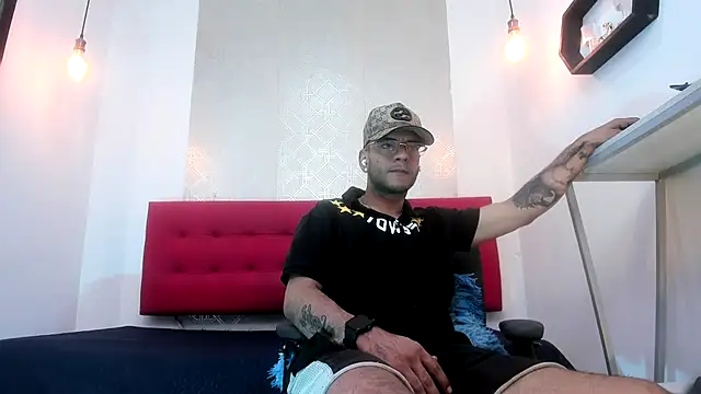 Snapshot of Andrey_u92 chatting on 11-16-25, 08:36 Andrey u92 online show from 11-16-25, 08:36