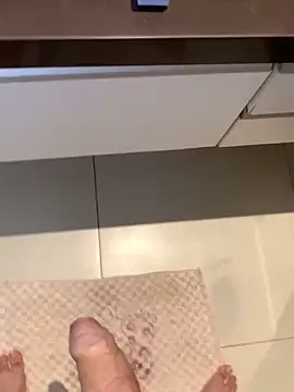 Snapshot of smithrosinha chatting on 01-18-25, 04:42 smithrosinha online show from 01-18-25, 04:42