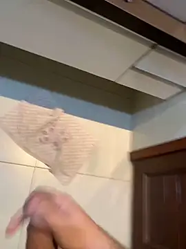 Snapshot of smithrosinha chatting on 01-21-25, 02:33 smithrosinha online show from 01-21-25, 02:33