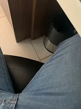 Snapshot of smithrosinha chatting on 02-03-25, 07:31 smithrosinha online show from 02-03-25, 07:31