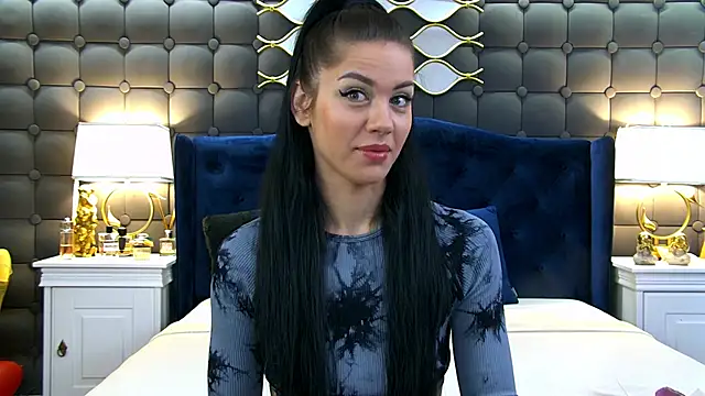 LeyaCass online show from 03-15-25, 04:13