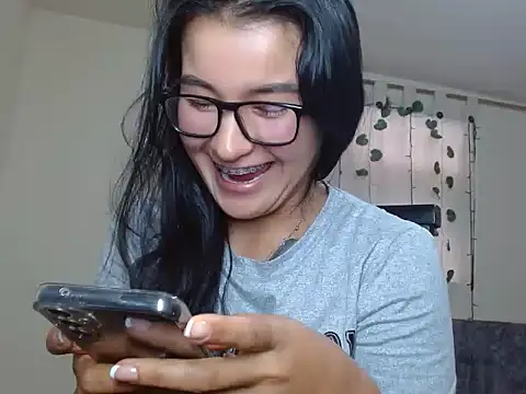 Snapshot of kazumi6 chatting on 12-16-25, 04:56 kazumi6 online show from 12-16-25, 04:56