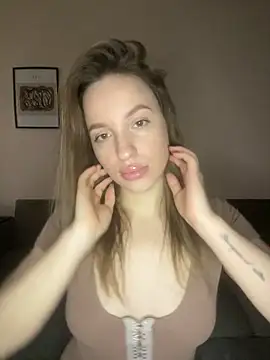 Snapshot of EdnaBradley chatting on 11-20-25, 12:38 EdnaBradley online show from 11-20-25, 12:38