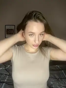 Snapshot of EdnaBradley chatting on 12-17-25, 02:01 EdnaBradley online show from 12-17-25, 02:01