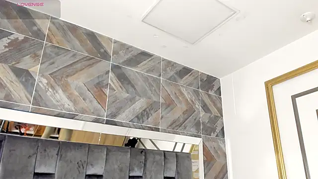 Snapshot of TaniaSmith1 chatting on 11-06-25, 11:15 TaniaSmith1 online show from 11-06-25, 11:15