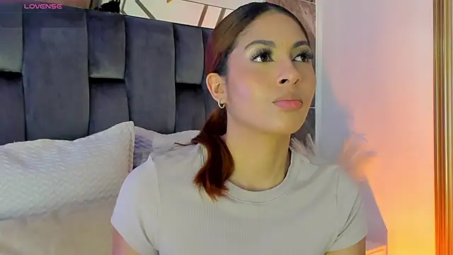 TaniaSmith1 online show from 11-08-25, 08:07