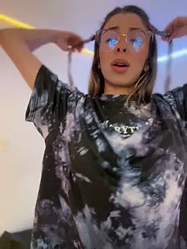 AmmyCollinsW online show from 10-10-25, 08:52