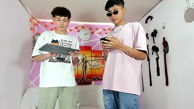 Fresahot2005 online show from 02-08-25, 07:16