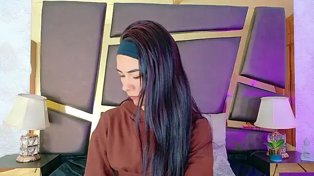 NicoleEsposito online show from 10-02-25, 12:56