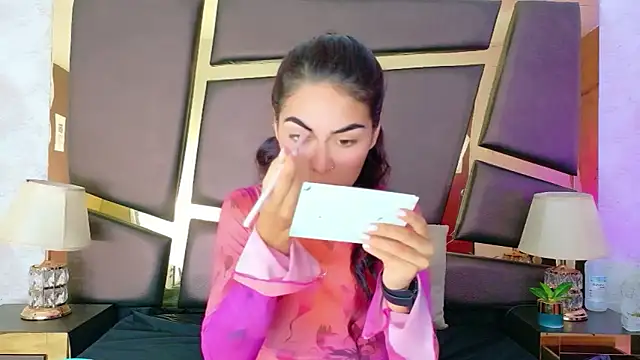 NicoleEsposito online show from 10-04-25, 12:36