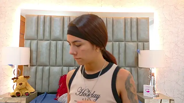 NicoleEsposito online show from 01-13-26, 01:22