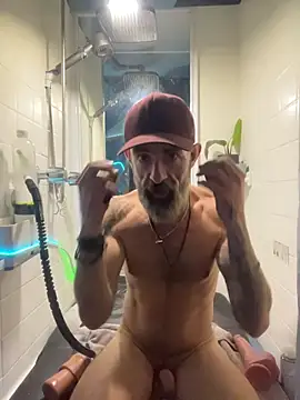 Snapshot of HandyBro chatting on 02-19-26, 02:13 HandyBro online show from 02-19-26, 02:13