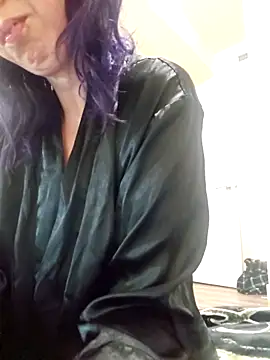 erinSmiles online show from 10-29-25, 01:02