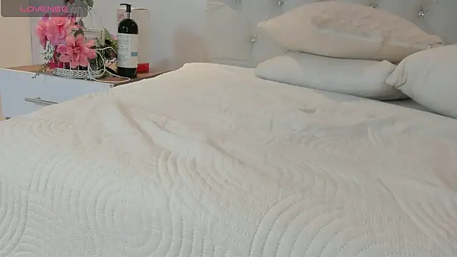 Snapshot of brithany_rousee chatting on 10-25-25, 02:13 brithany rousee online show from 10-25-25, 02:13