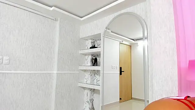 HaileeRoberts online show from 01-29-25, 06:18