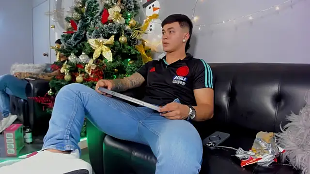 Cristopher strong online show from 12-20-24, 03:53