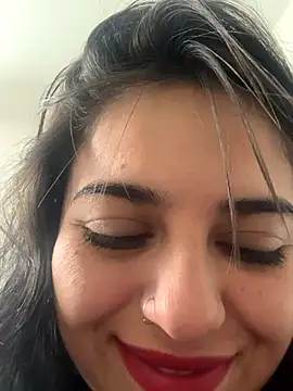 Snapshot of alyssa_magiic chatting on 10-15-25, 04:07 alyssa magiic online show from 10-15-25, 04:07