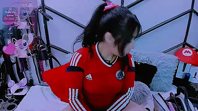 AlanaLuck online show from 11-18-25, 07:40