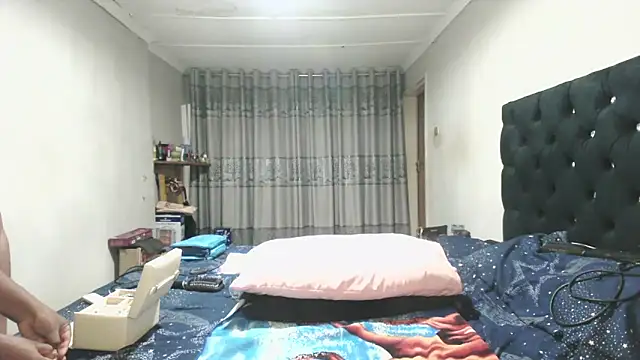 Indianmayaxoxo online show from 11-13-25, 04:17