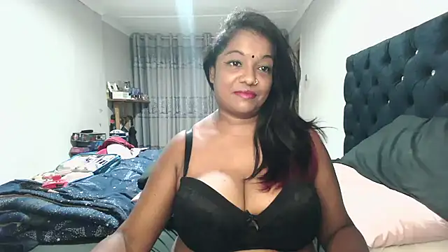 Snapshot of Indianmayaxoxo chatting on 02-11-26, 06:02 Indianmayaxoxo online show from 02-11-26, 06:02