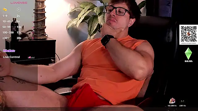 Snapshot of ADAM_BOUTON_ chatting on 11-05-25, 12:27 ADAM BOUTON online show from 11-05-25, 12:27