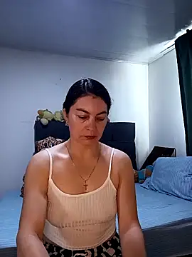 renata hot1 online show from 11-20-25, 01:44