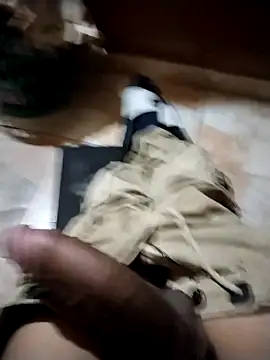 Snapshot of Ger0nim05 chatting on 10-05-25, 04:44 Ger0nim05 online show from 10-05-25, 04:44