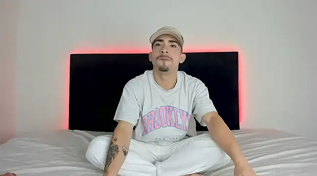 Dalejandr0 online show from 02-11-25, 02:35