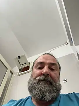 Snapshot of ros217 chatting on 09-30-25, 03:17 ros217 online show from 09-30-25, 03:17