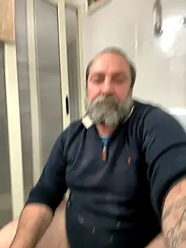 Snapshot of ros217 chatting on 11-10-25, 12:37 ros217 online show from 11-10-25, 12:37