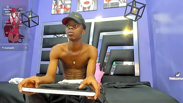 Snapshot of OraineBarrett chatting on 12-18-24, 07:30 OraineBarrett online show from 12-18-24, 07:30